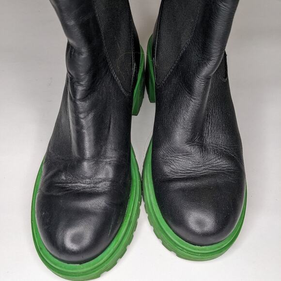 STEVE MADDEN Hesitant Leather Chunky Lug Sole Color Block Platform Mid Boots - Picture 2 of 10